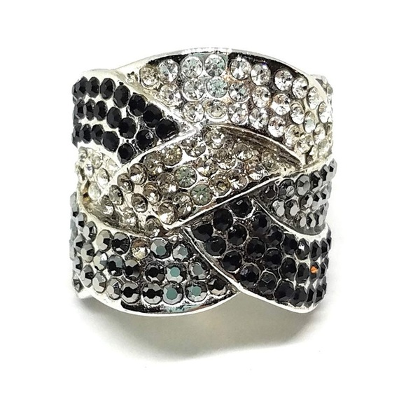 Jewelry - Lia Sophia Black Gray Crystal Wide Chunky Braid Ring Silver Tone Sz 8